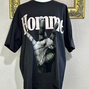 Homme Femme Twisted Fingers Graphic T-Shirt Black Size Large Front & Back NEW
